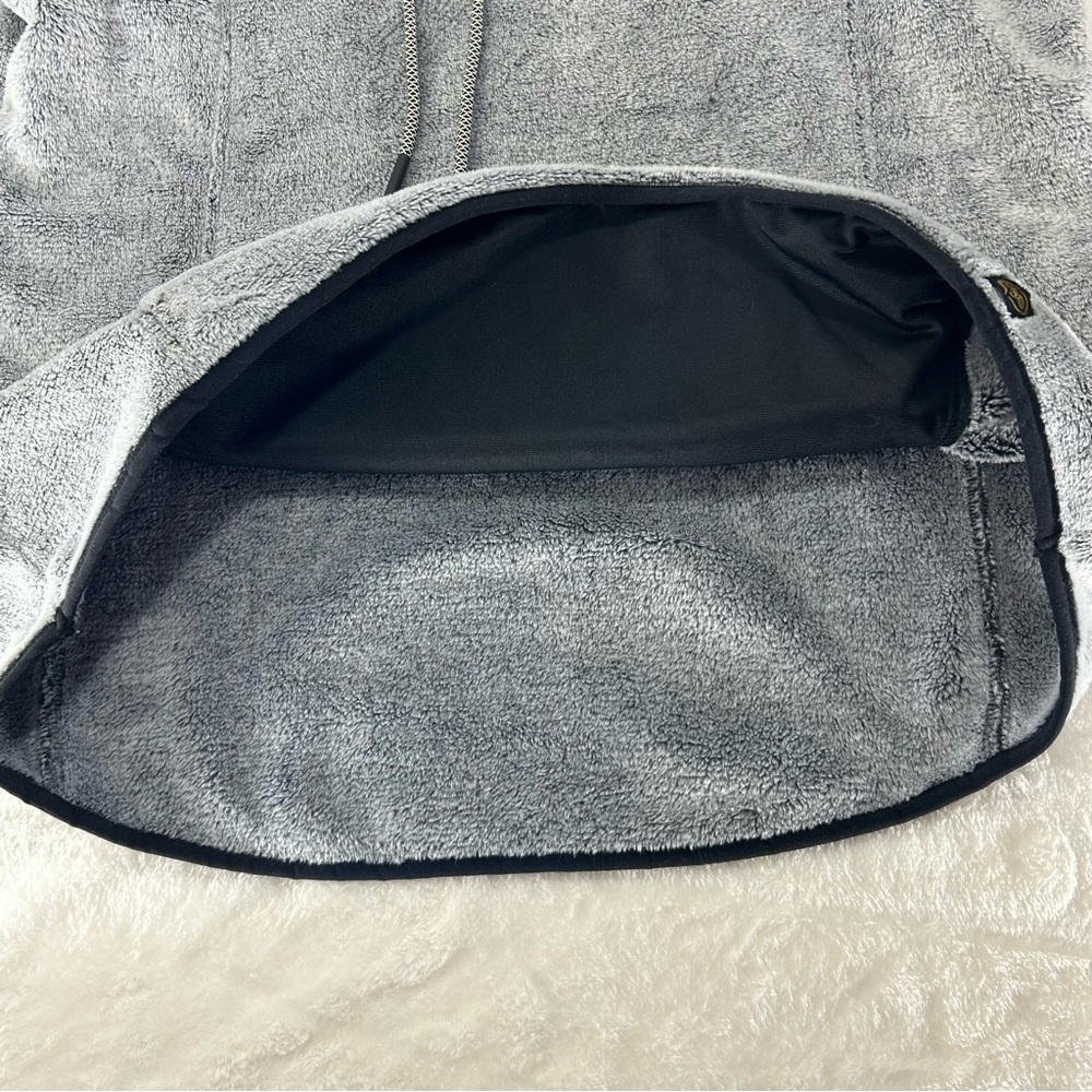 WOOLY BULLY WEAR Elegant Gray Women's Super Soft Hoodie. Size L - Picture 9 of 14